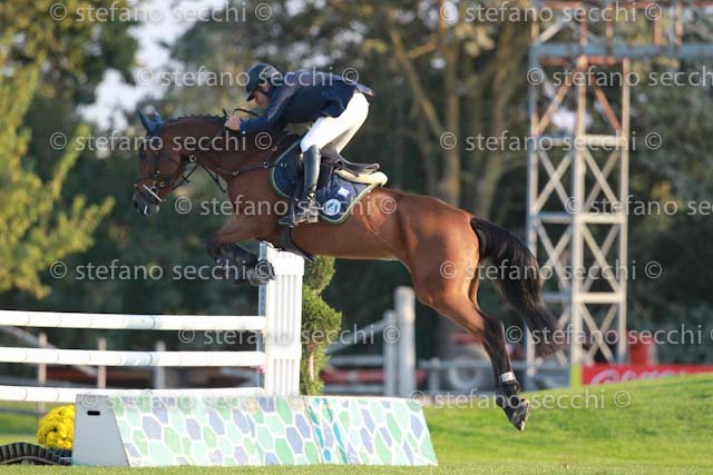 TONALI_ISEA_GIO CAV 2011_SS3_8020.jpg